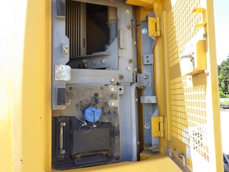 deere-245g-lc-image-9