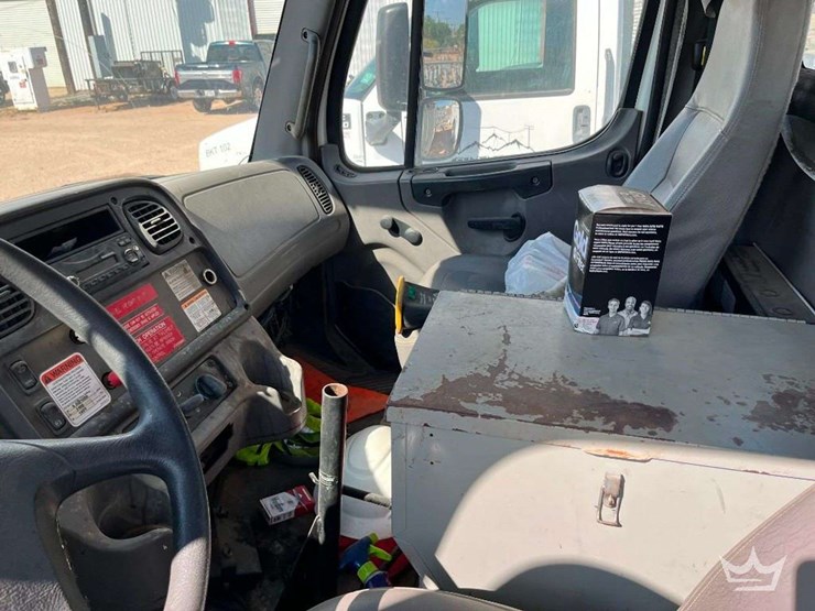 freightliner-m2-106-image-21