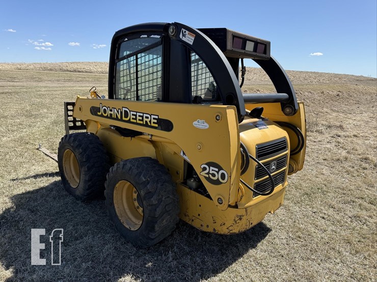 deere-250-image-22