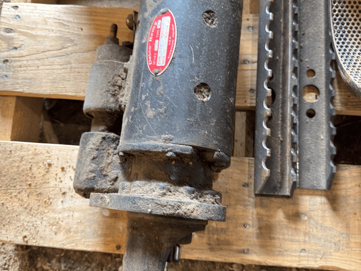 assorted-gleaner-parts-image-4