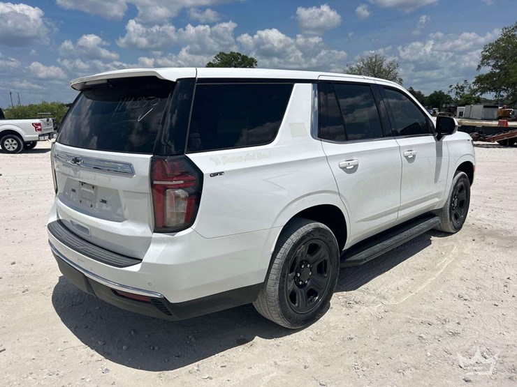 2022-chevrolet-tahoe-image-3