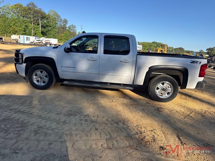 2011-chevrolet-silverado-1500-image-5