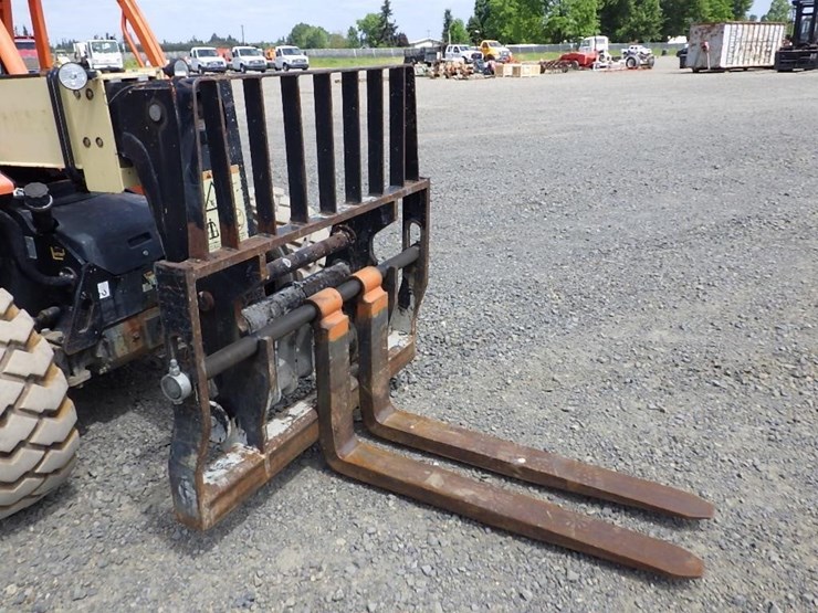 2015-jlg-g5-18a-image-19