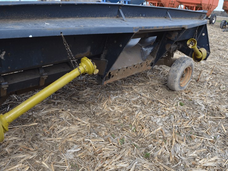 6-row-corn-head-with-wagon-gear-for-transport-image-5