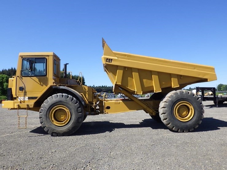 1985-caterpillar-d25c-image-8