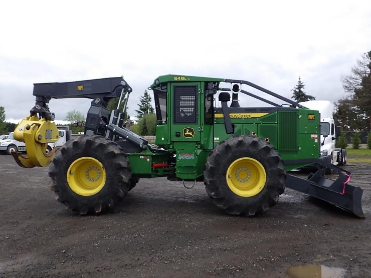2022-deere-648l-image-4