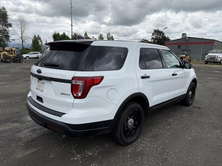 2018-ford-explorer-image-4