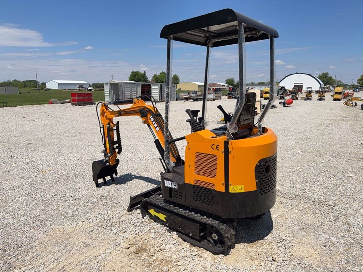 2026-miva-va15-mini-excavator-image-3