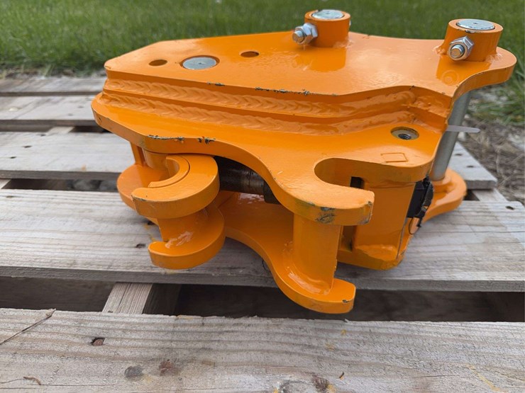 2026-giyi-gy-k302-mini-excavator-quick-hitch-image-4