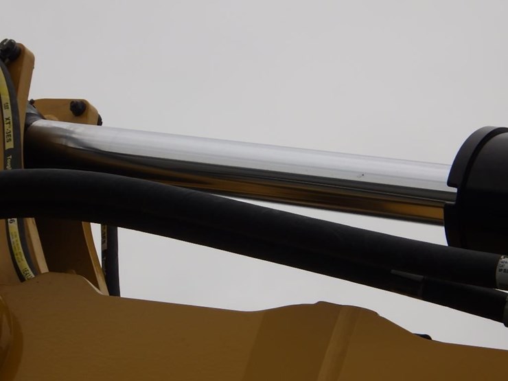 2023-caterpillar-420-xe-image-12