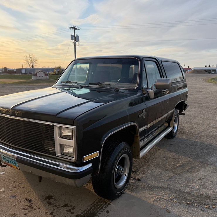 1985 CHEVROLET SUBURBAN