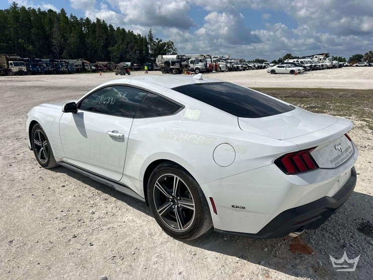 2024-ford-mustang-coupe-image-4