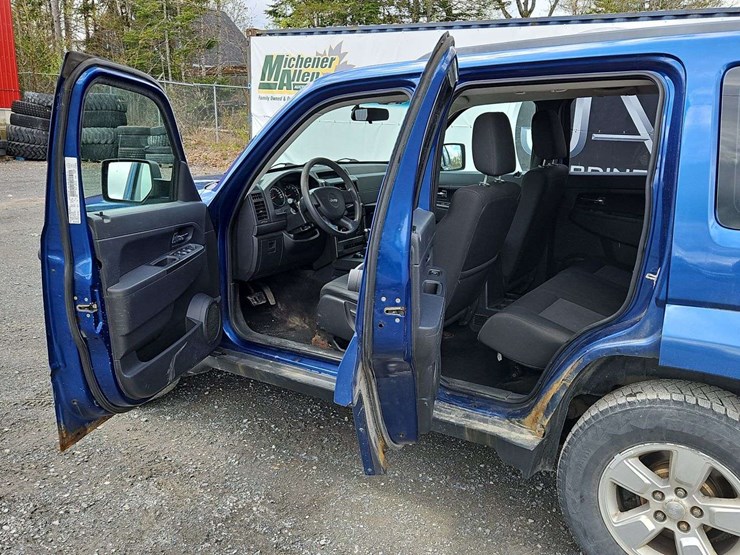 2009-jeep-liberty-image-13