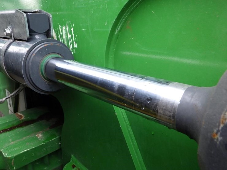 2022-deere-648l-image-24