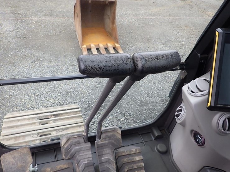 2018-volvo-ecr235el-image-51