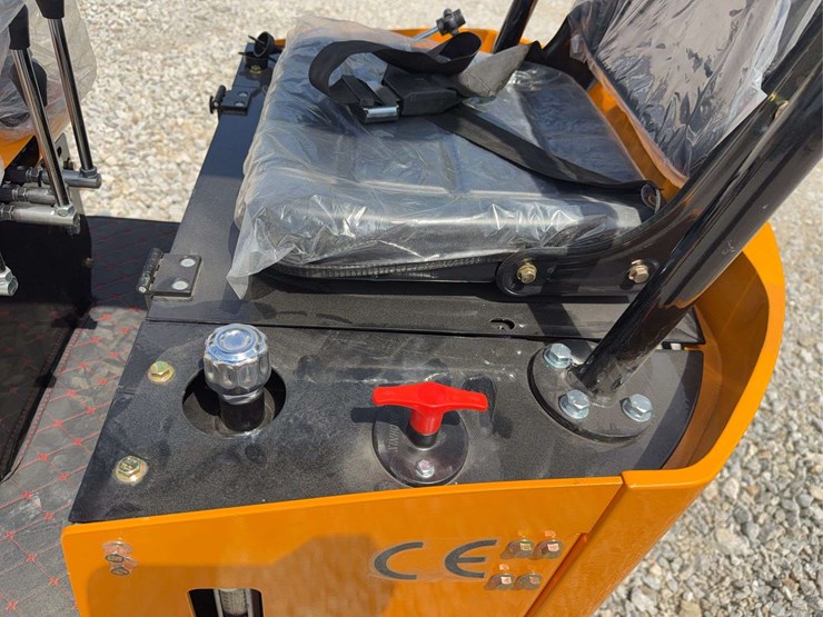 2026-miva-va13-mini-excavator-image-12