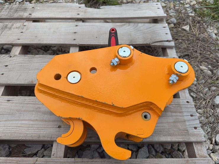 2026-giyi-gy-k302-mini-excavator-quick-hitch-image-3
