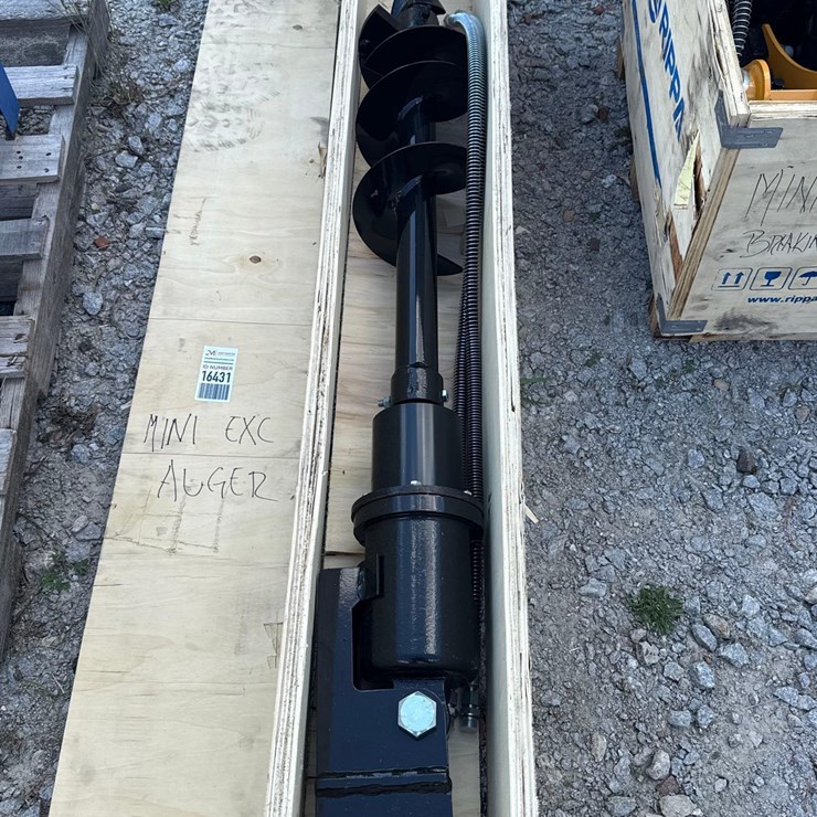 MINI EXCAVATOR AUGER ATTACHMENT