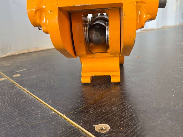 1.5-3-ton-excavator-quick-hitch-(new/unused)-image-5