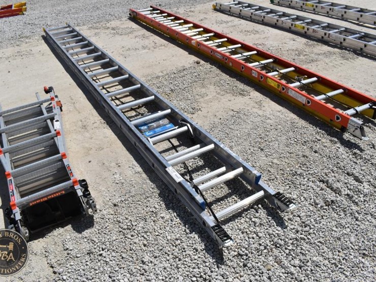 werner-extension-ladder-44955-image-1