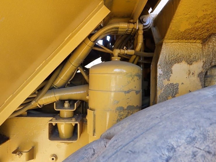 1985-caterpillar-d25c-image-17