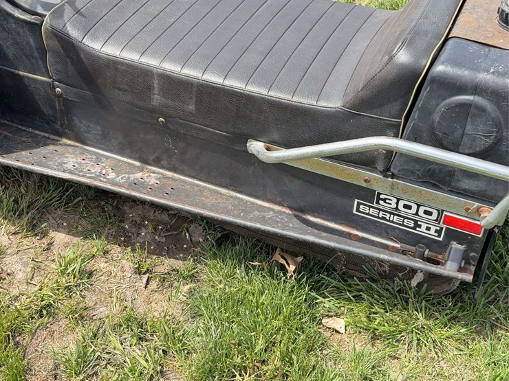 1972-massey-ferguson-300-image-14