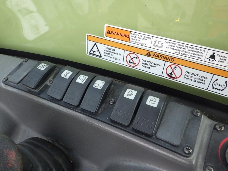 2017-jlg-g5-18a-image-36
