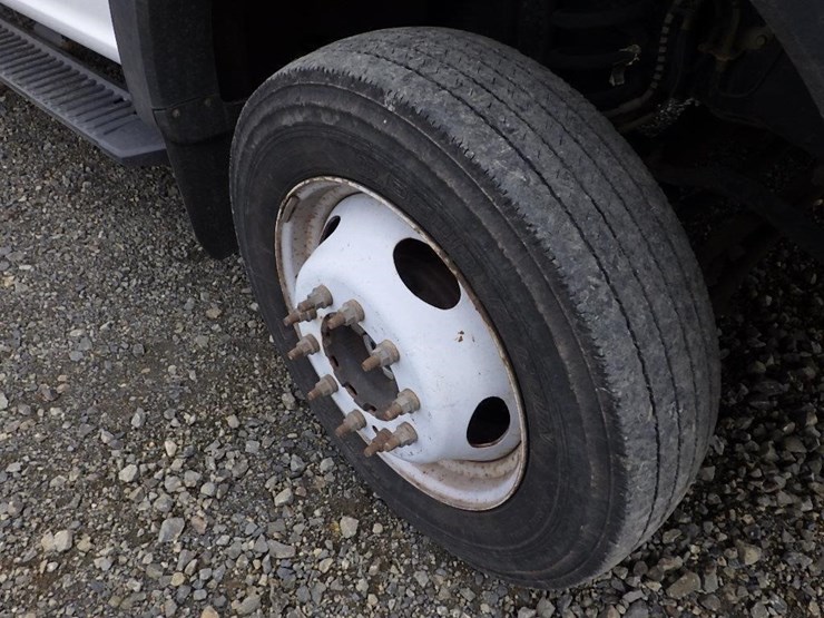 2020-ford-f550-image-21