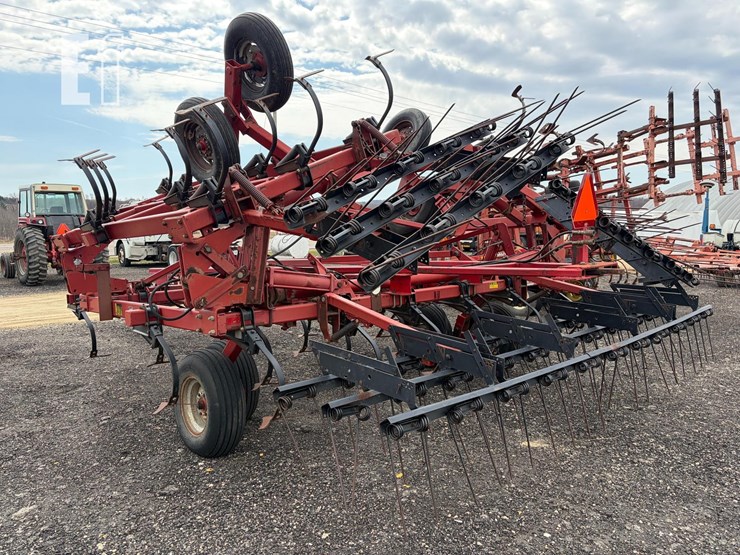 case-ih-4300-image-3