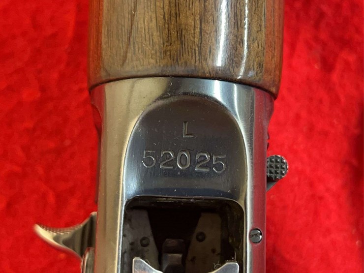 browning-light-twelve-semi-auto-shotgun-12-gauge-image-13