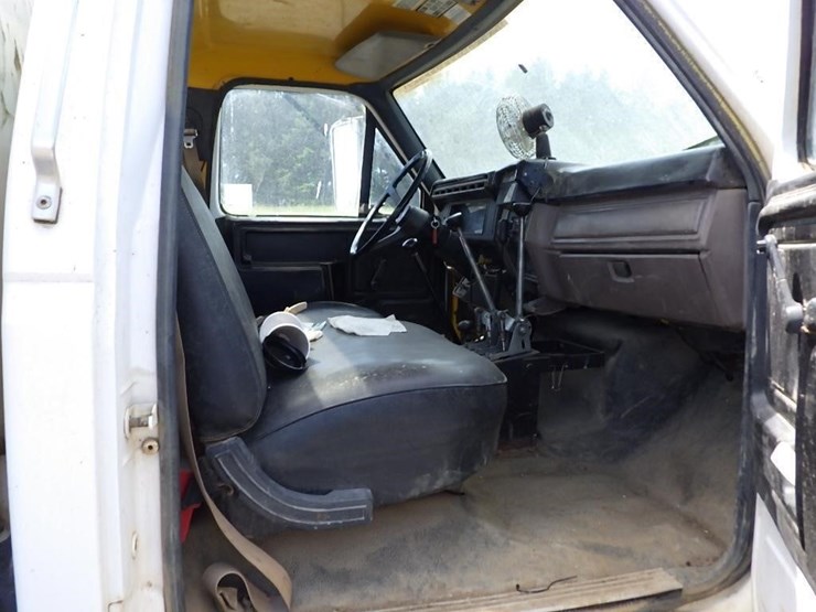 1997-ford-f800-image-37