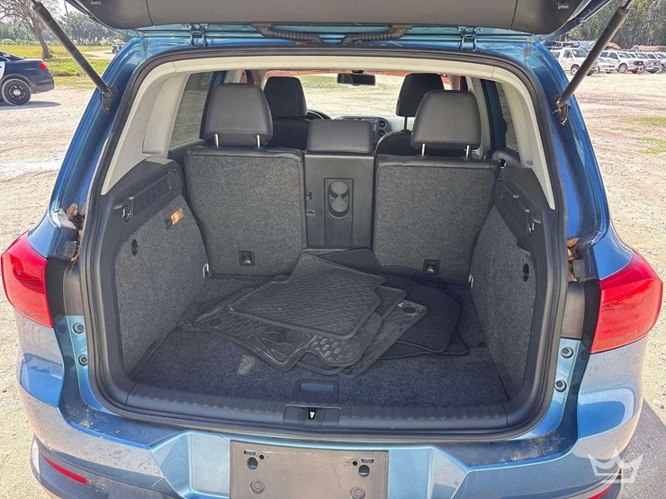 2017-volksagen-tiguan-suv-image-24