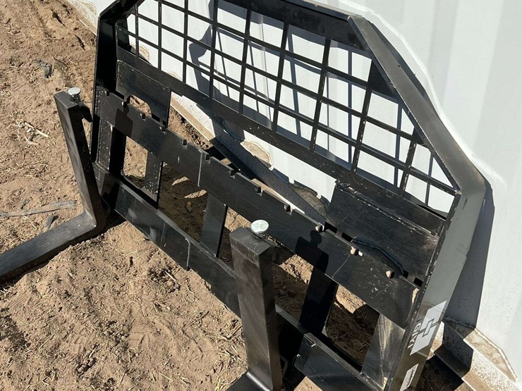 60"-skid-steer-forks-(new/unused)-image-3