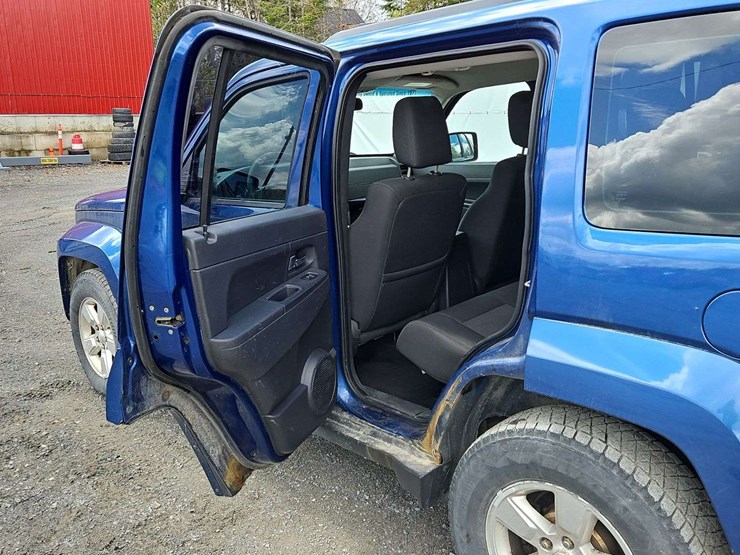 2009-jeep-liberty-image-12