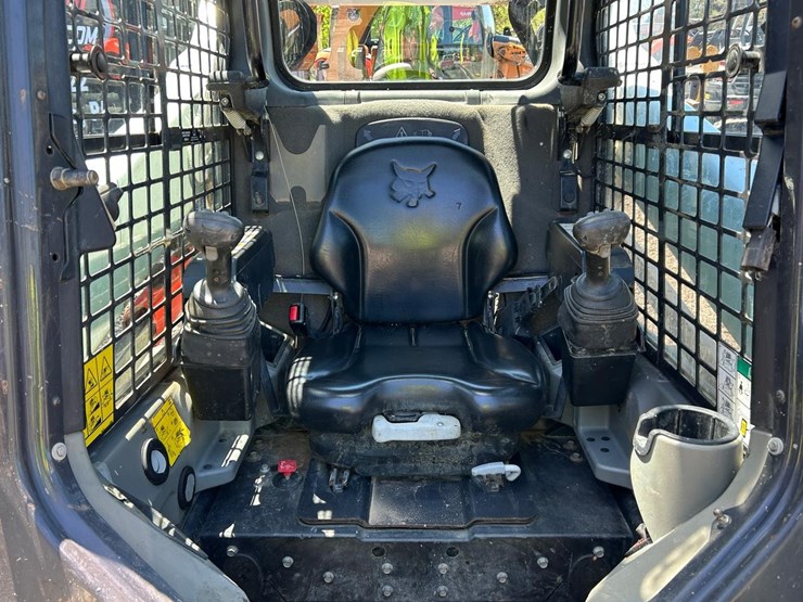2021-bobcat-t595-image-19