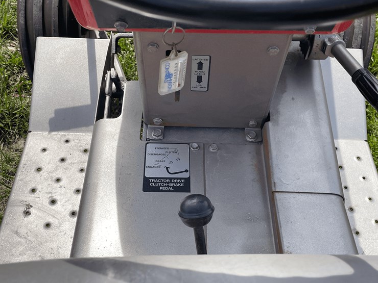 1976-massey-ferguson-10-image-22