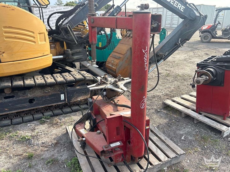 coats-rim-clamp-tire-changer-image-1
