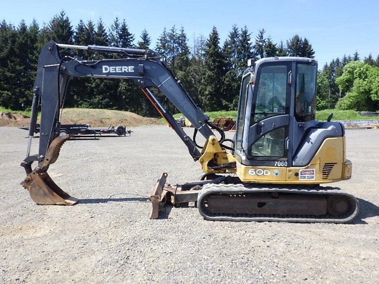 2012-john-deere-60d-image-7