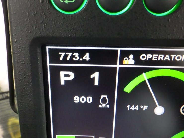 2022-deere-648l-image-35