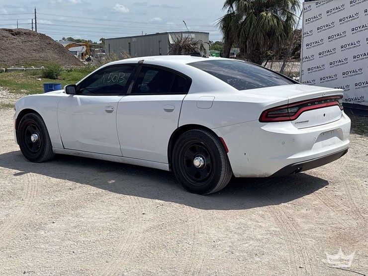 2018-dodge-charger-sedan-image-4