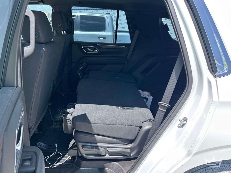 2021-chevrolet-tahoe-image-17