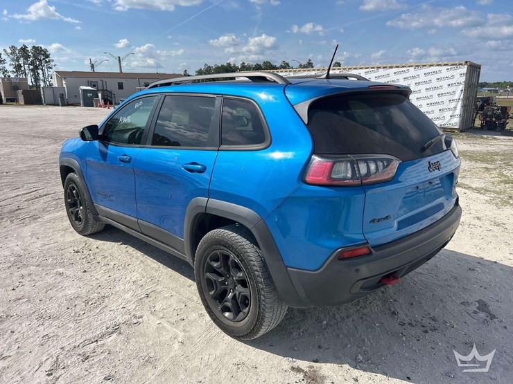 2019-jeep-cherokee-image-4