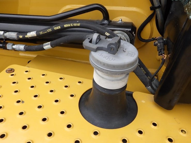 2023-caterpillar-420-xe-image-27