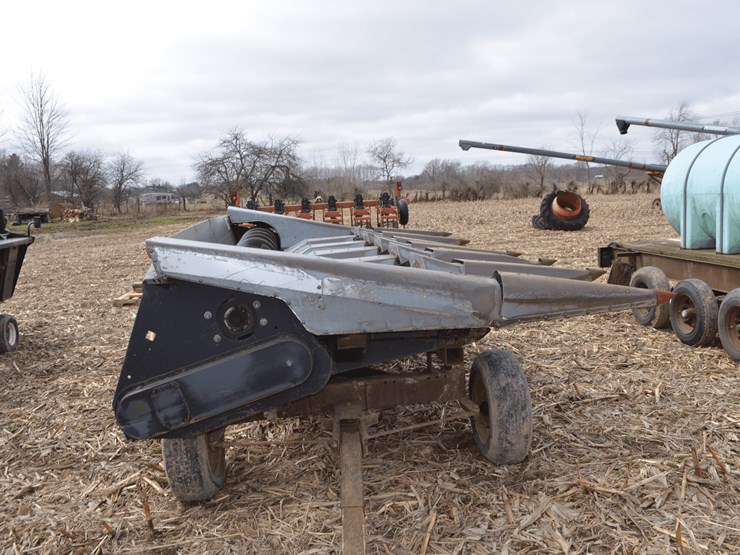 6-row-corn-head-with-wagon-gear-for-transport-image-3