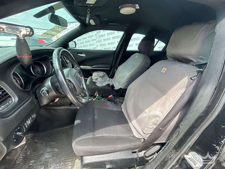 2019-dodge-charger-sedan-image-12