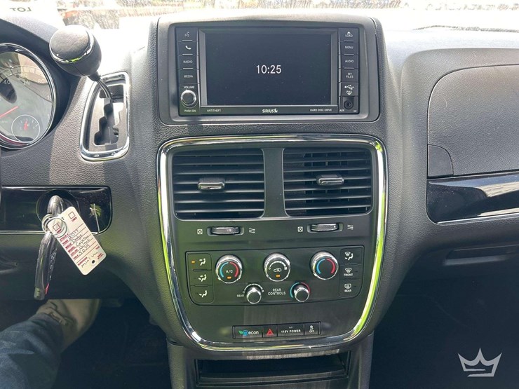 2017-dodge-grand-caravan-image-17