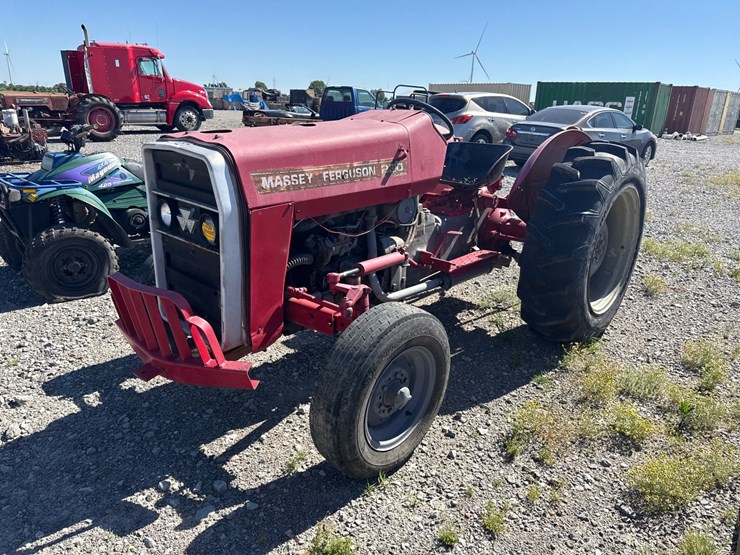 massey-ferguson-230-image-4