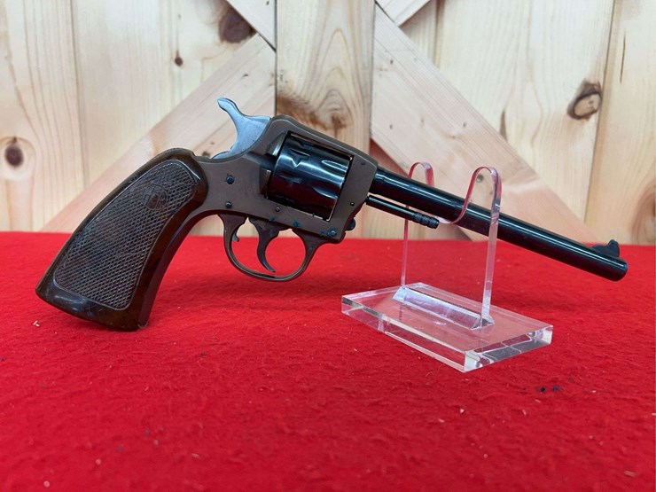 h&r-model-922-.22-lr-da-revolver-image-4