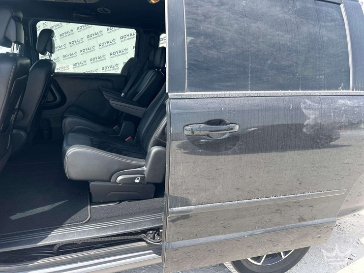2017-dodge-grand-caravan-image-23