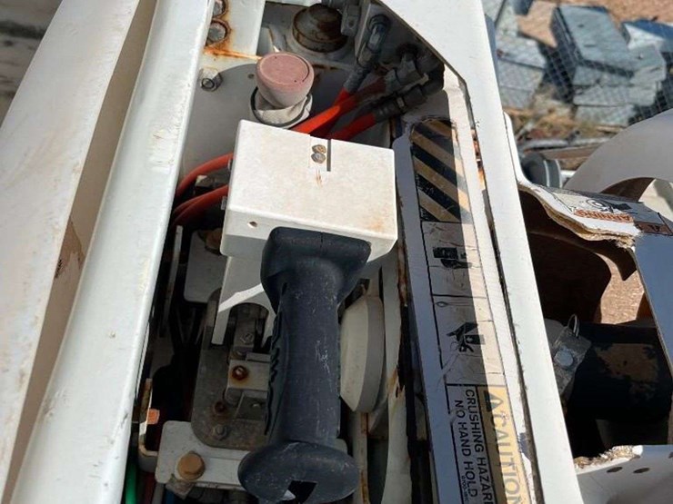 2004-altec-aa755l-image-9